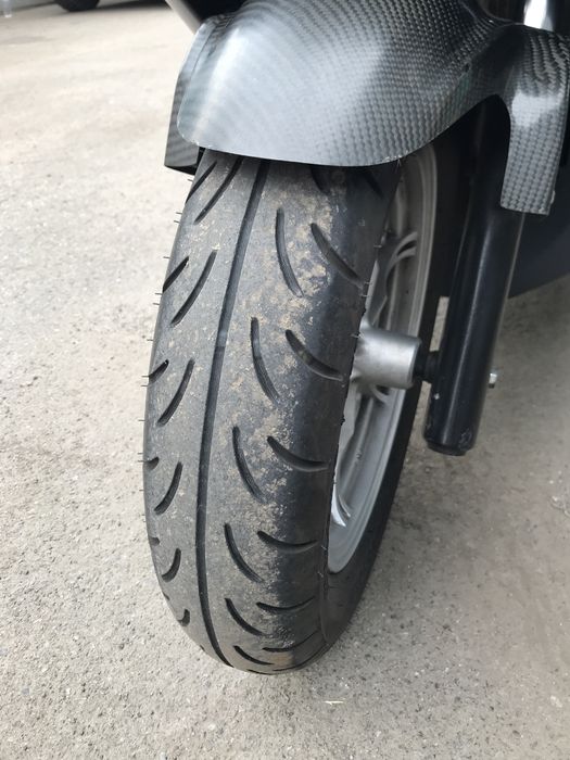 Suzuki Burgman  200 куб. см,  мощностью 18.5 л.с.