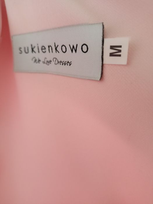 różowa sukienka na wesele