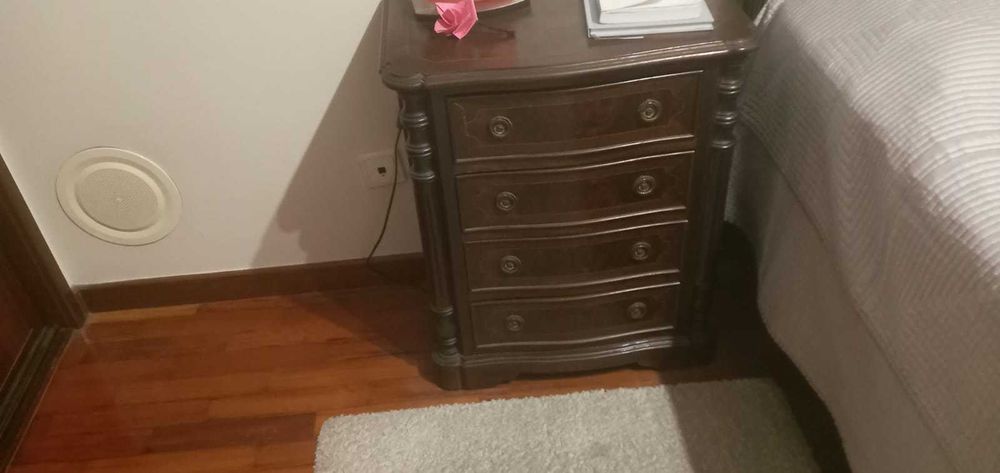 Cama de casal/quarto completo raiz de nogueira