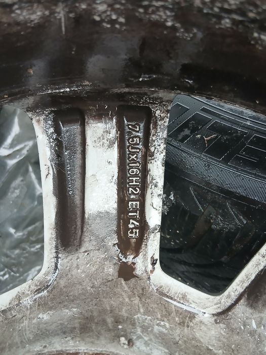 Колеса ауді Audi а4б8 R16 5×112 з зимнею резиною