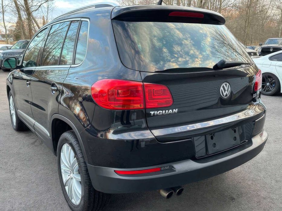 Volkswagen Tiguan SE 4Motion      2013