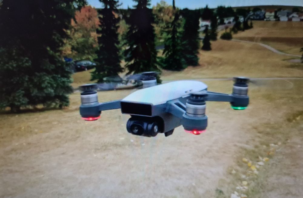 Drone DGI Spark + 2 Baterias + Comando64584751489793124