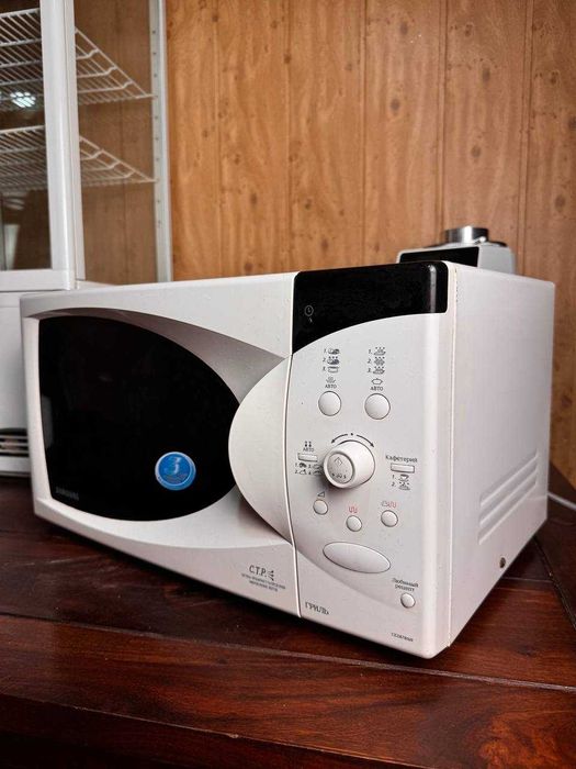 Мікрохвильова піч SAMSUNG CE287