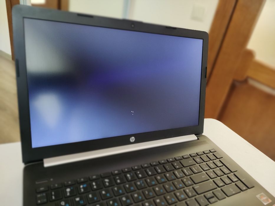 Ноутбук Ryzen 5 2500U для роботи та ігор
Відеокарта - AMD Ryzen