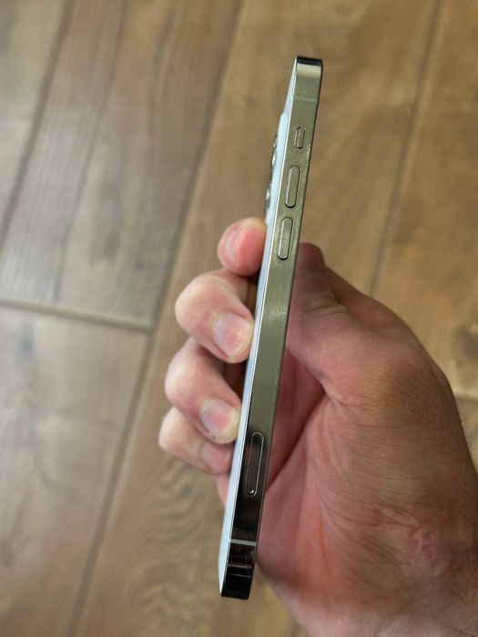 Продам айфон 12 про