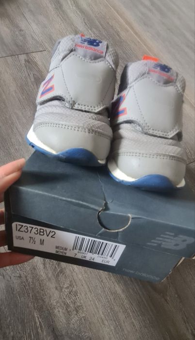 Buty dla chłopca na rzepy new balance Rozmiar 25