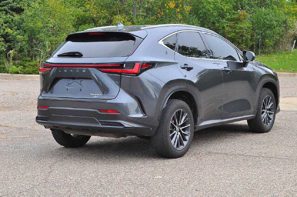 Lexus NX 350h Premium      2022