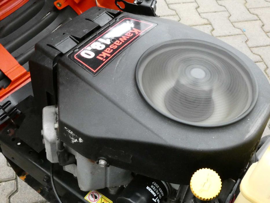Traktor kosiarka Husqvarna CTH150XP KAWASAKI 2 Cylindry (201207) Baras