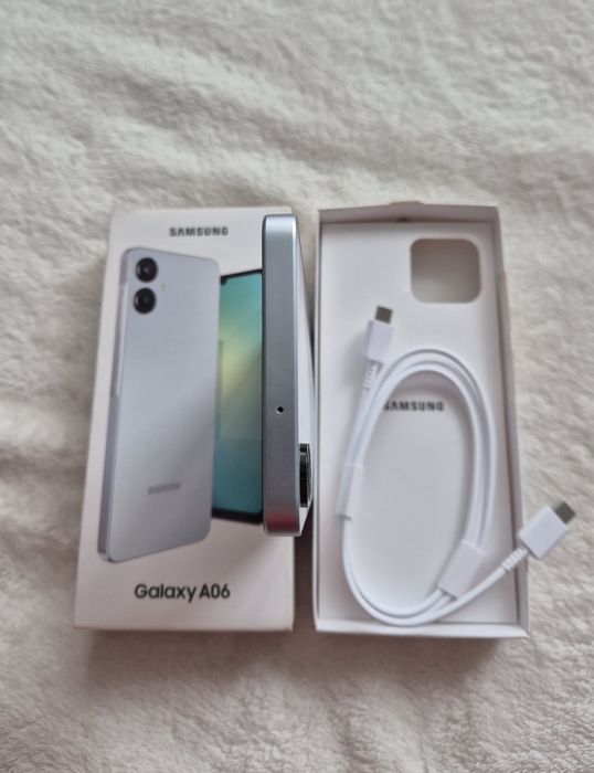 Телефон Самсунг А06