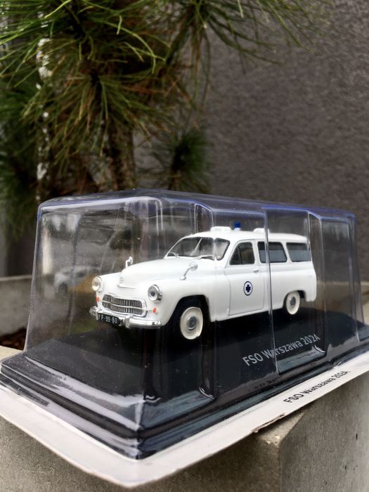 Czasopismo- WARSZAWA 202A Sanitarka-auta PRL,legendy FSO,model,autka