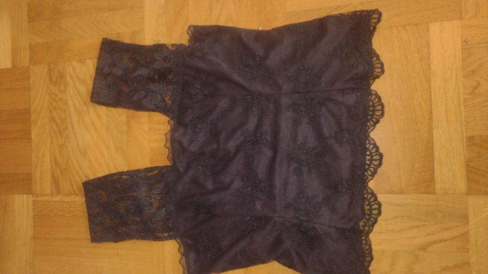 Bluzka czarna z gipiury roz.L