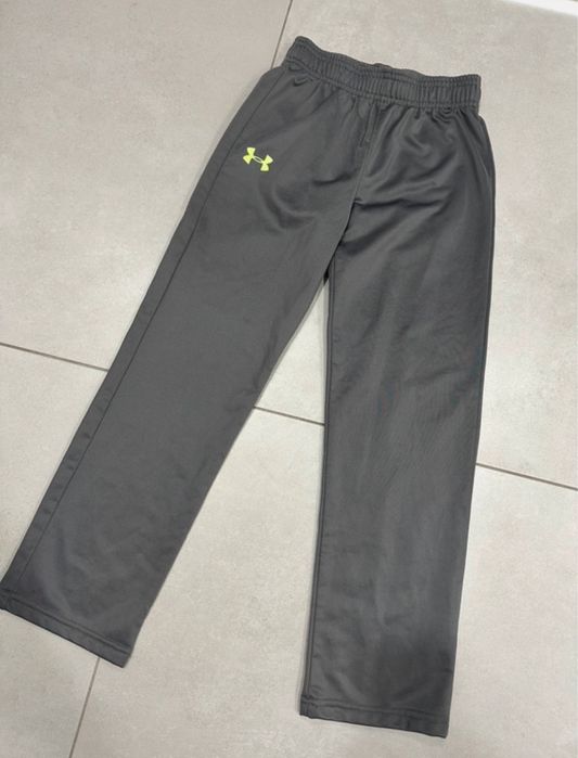 Spodnie under armour sportowe dla chlopca 7 lat 122cm