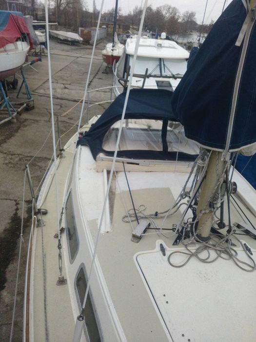 Яхта парусная Jaguar 27