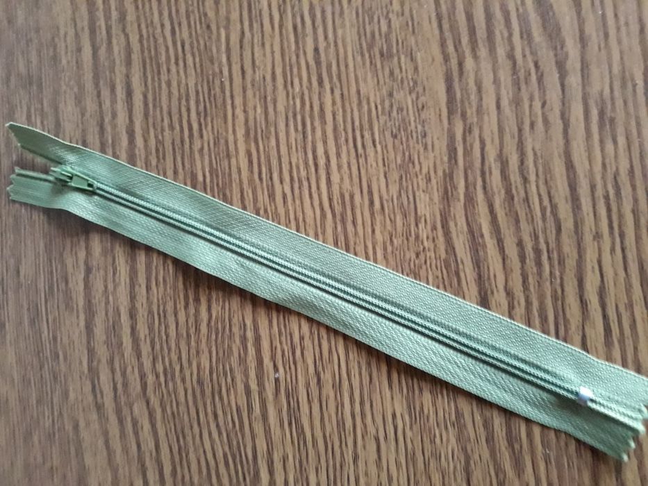 Zamek błyskawiczny 20 cm