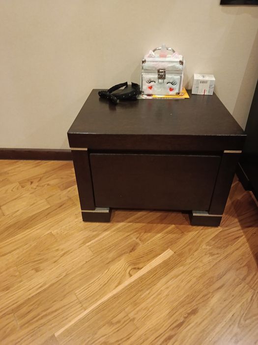 Продаю срочно в спальню кровать.