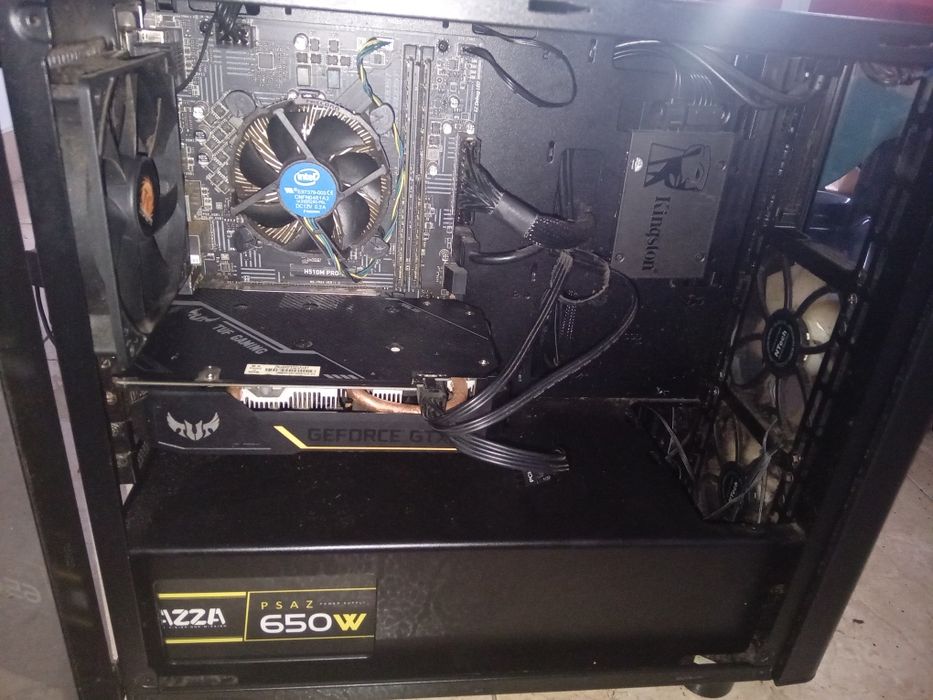 Vendo torre gamer a funcionar perfeitamente! 

I5 10400f 
12gb ram 240