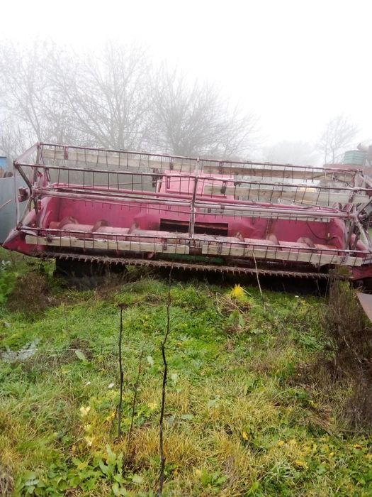 Продам Комбайн Нива