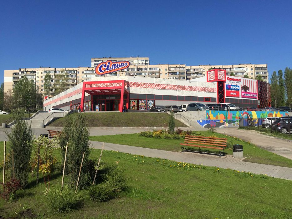 Торгове приміщення 681м2, 1-2 поверхи