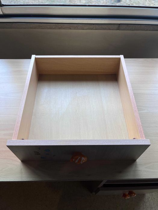 Children's Desk64752334806402124