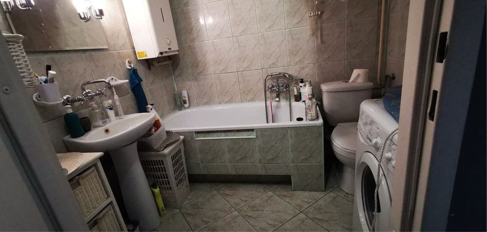 Wynajmę Pokój dla osoby pracującej lub studentki