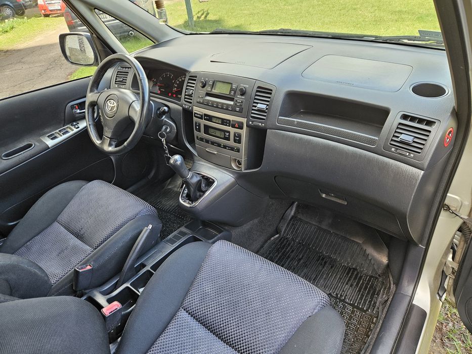 Toyota Corolla Verso 2002 рік 2.0 дизель для військових