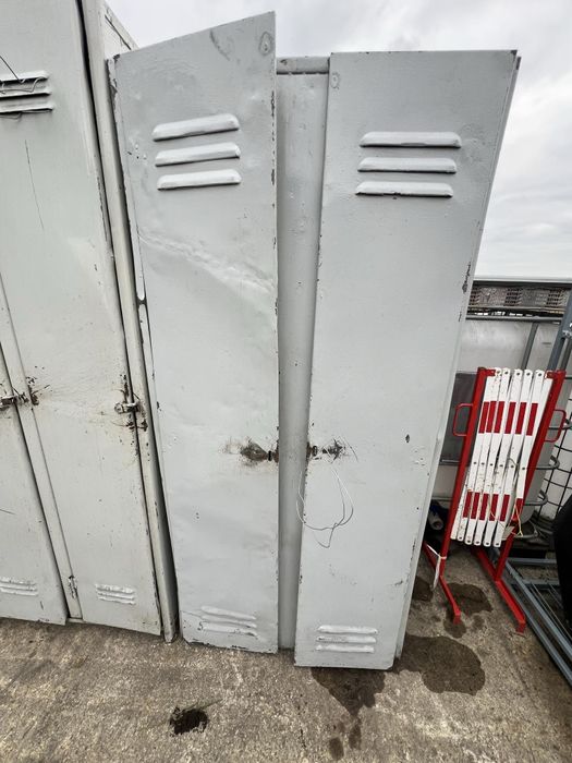 Szafki bhp  masywne  4szt