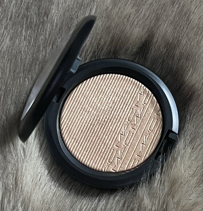 MAC Mineralize Skinfinish – Oh, Darling!