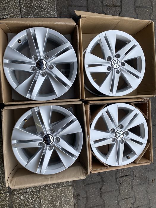 Felgi 16 cali VW Golf 5 6 7 8 Jetta Touran oryginał jak NOWE