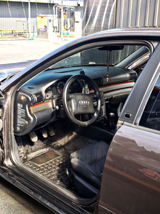 AUDI a4 b5 2.6 газ/бензин