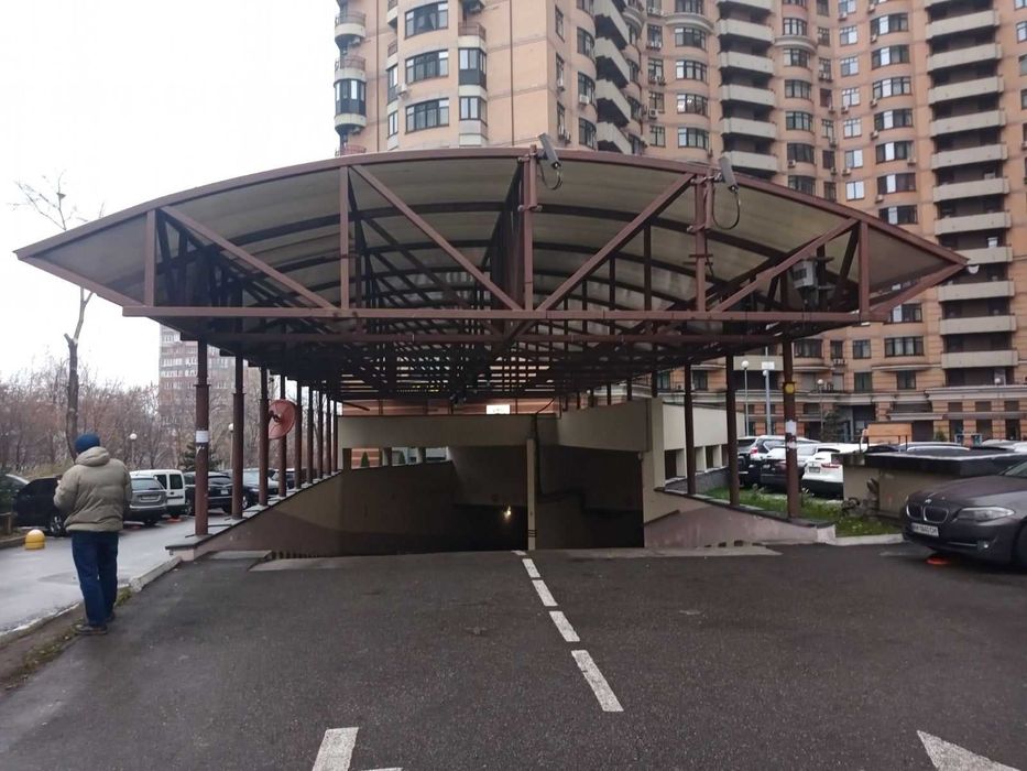 Паркінг Печерськ підземний теплий Старонаводницька 3,2х6 м оренда 19m2