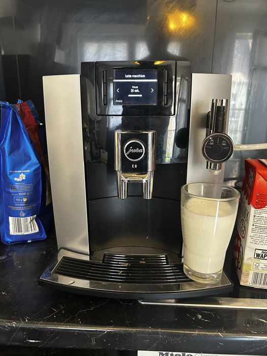 Ekspres Jura E8 Platin One Touch ,Aroma +,P.E.P