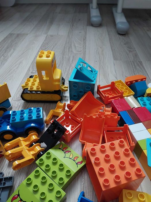 Lego Duplo kilka zestawòw w tym tory