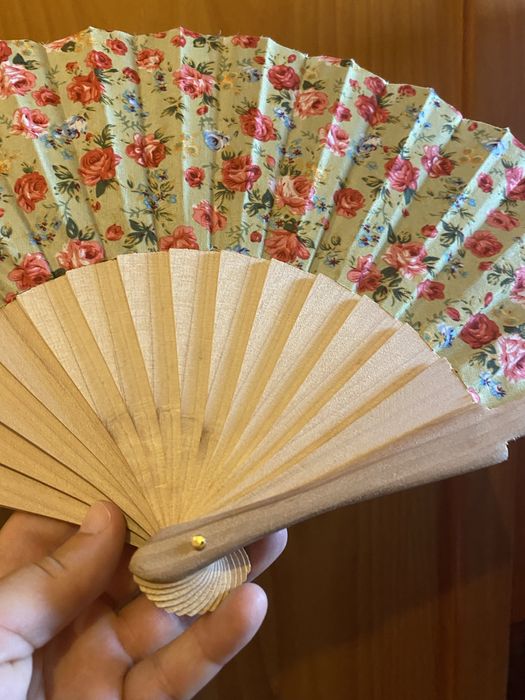 Leque florido como novo