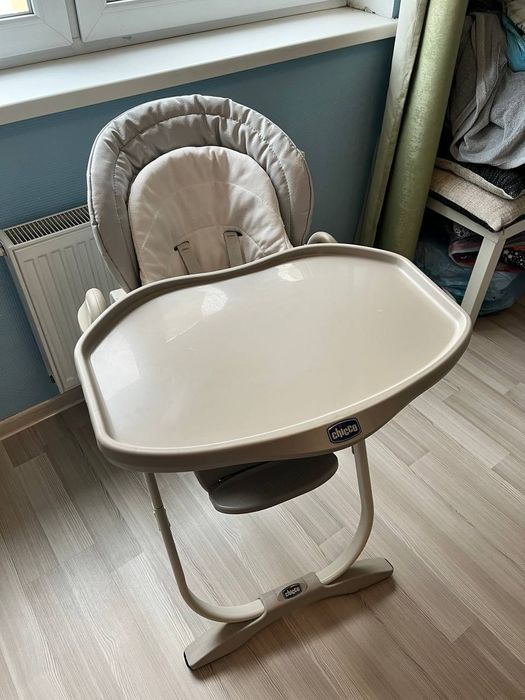Дитячий стільчик для годування Chicco