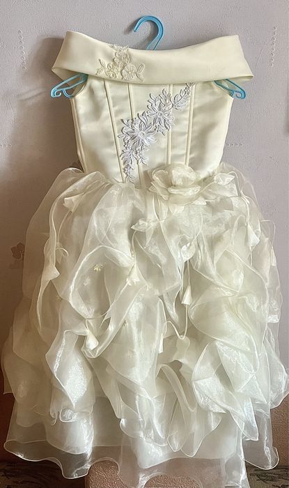 Сукня для дівчинки святкова