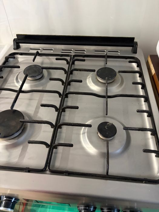 Kuchenka gazowa z piekarnikiem elektrycznym Beko 60cm