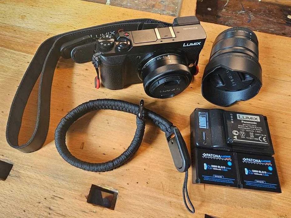 Panasonic Lumix GX80/GX85 (com 2 objetivas e vários acessórios)