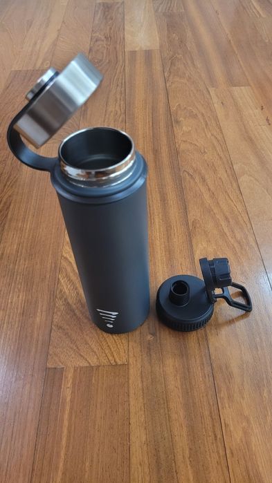 NOWY kubek termiczny butelka termiczna bidon bidoterm 2nakrętki 650 ml