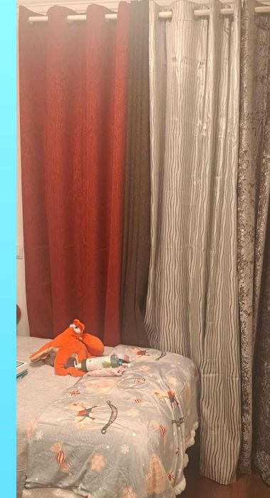 6 cortinas vermelhas 40 euros