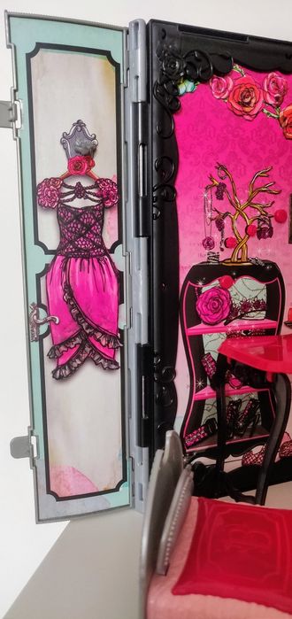 Ever After High Briar Beauty Thronecoming book house