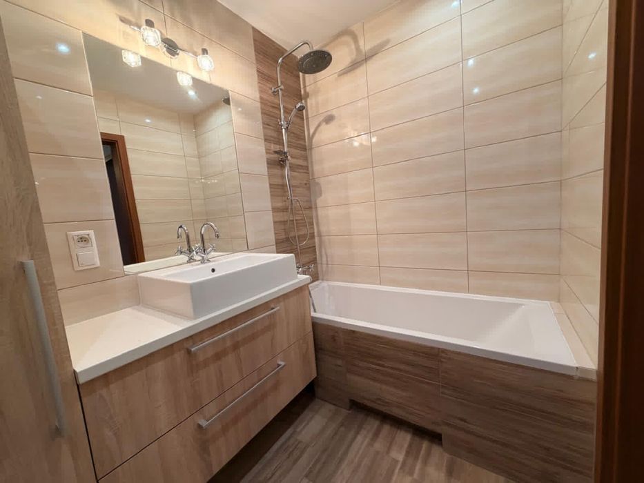 Krakow os.  FAJNY DOM - 2 pokoje  50m. Balkon klima, umeblowane