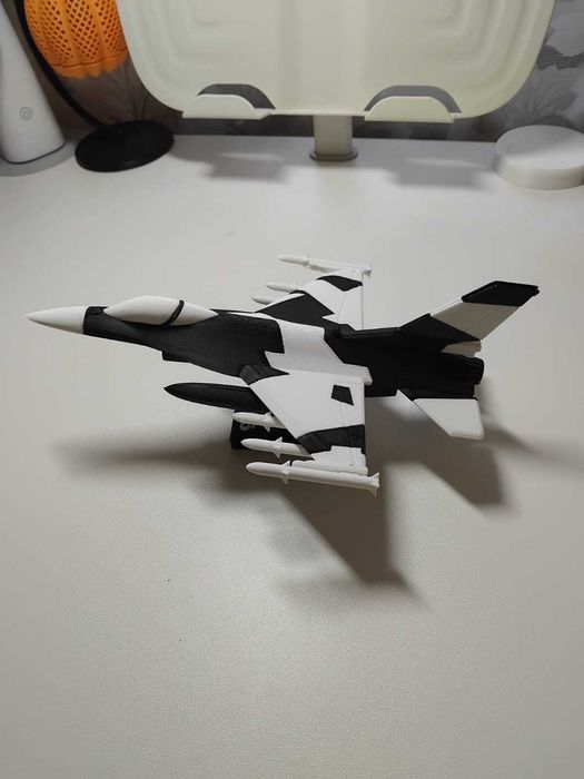 F16 літак винищувач маштаб 1:72 F16 (самолёт  истребитель)