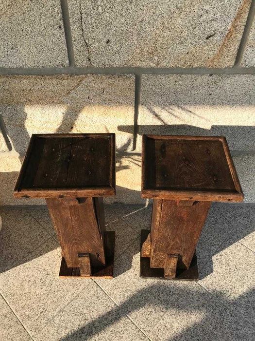 Pilares em madeira maciça para decoração