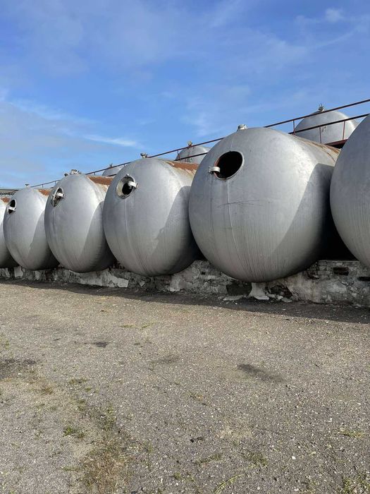 Металева емальована ємність