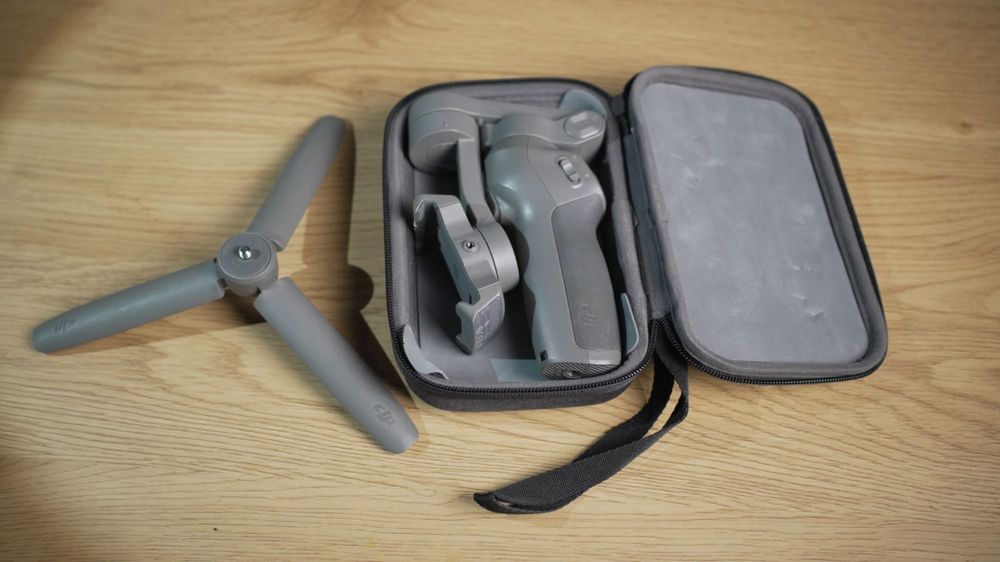 DJI Osmo Mobile 3 — стабілізатор для смартфона