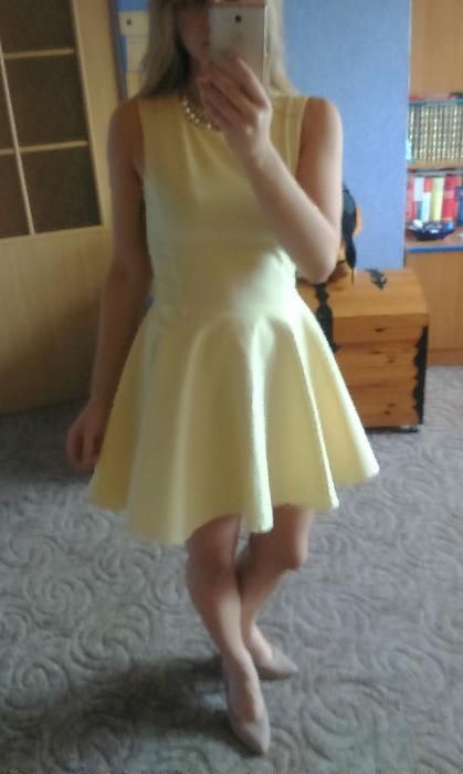 Żólta rozkloszowana sukienka s moriss z koła koronka sztywna