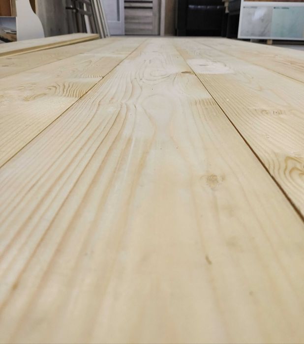 Підлогова дошка із замками, суха, шліфована, готова до укладки