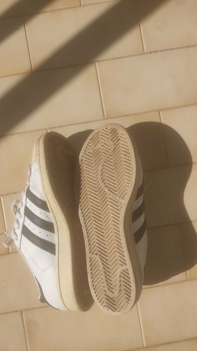 Prenda de Natal, Ténis marca Adidas