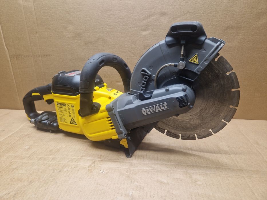 Przecinarka do stali i betonu DEWALT DCS  690 230mm 54v 9Ah