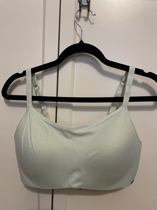 Dwa biustonosze firmy DKNY stan idealny rozm. 85 D